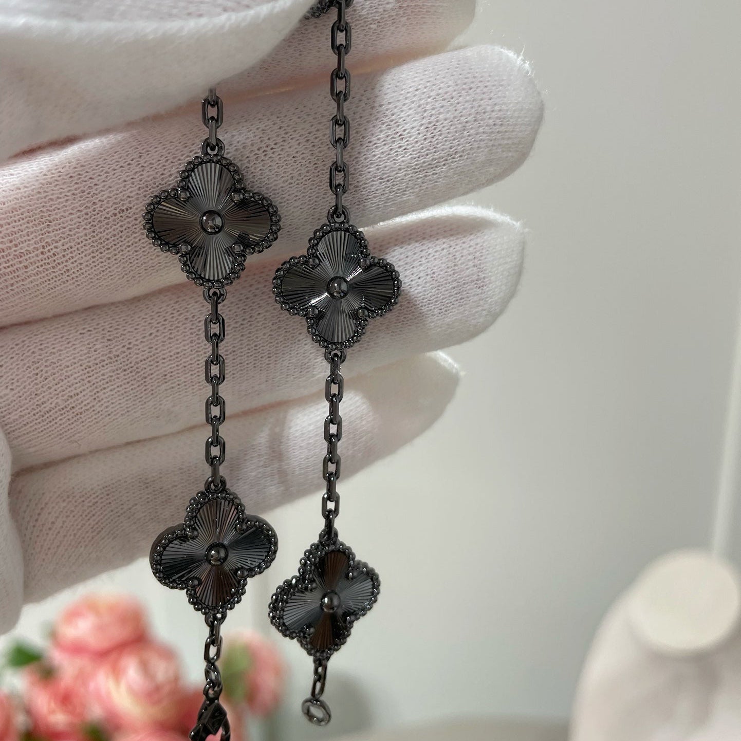 [Timi]New CLOVER 5 MOTIF BLACK BRACELET