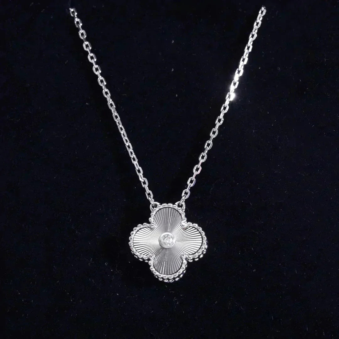 TimiCLOVER  15MM DIAMOND LASER NECKLACE SILVER