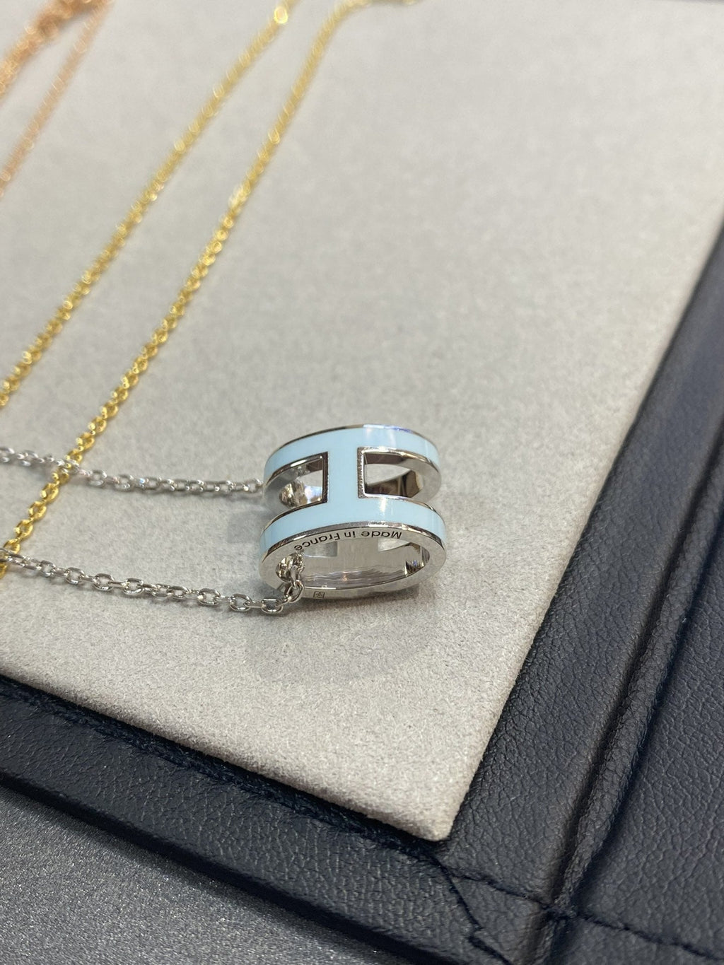 TimiPOP H LIGHT BLUE NECKLACE