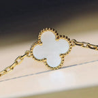 TimiCLOVER 20 MOTIFS WHITE MOP NECKLACE