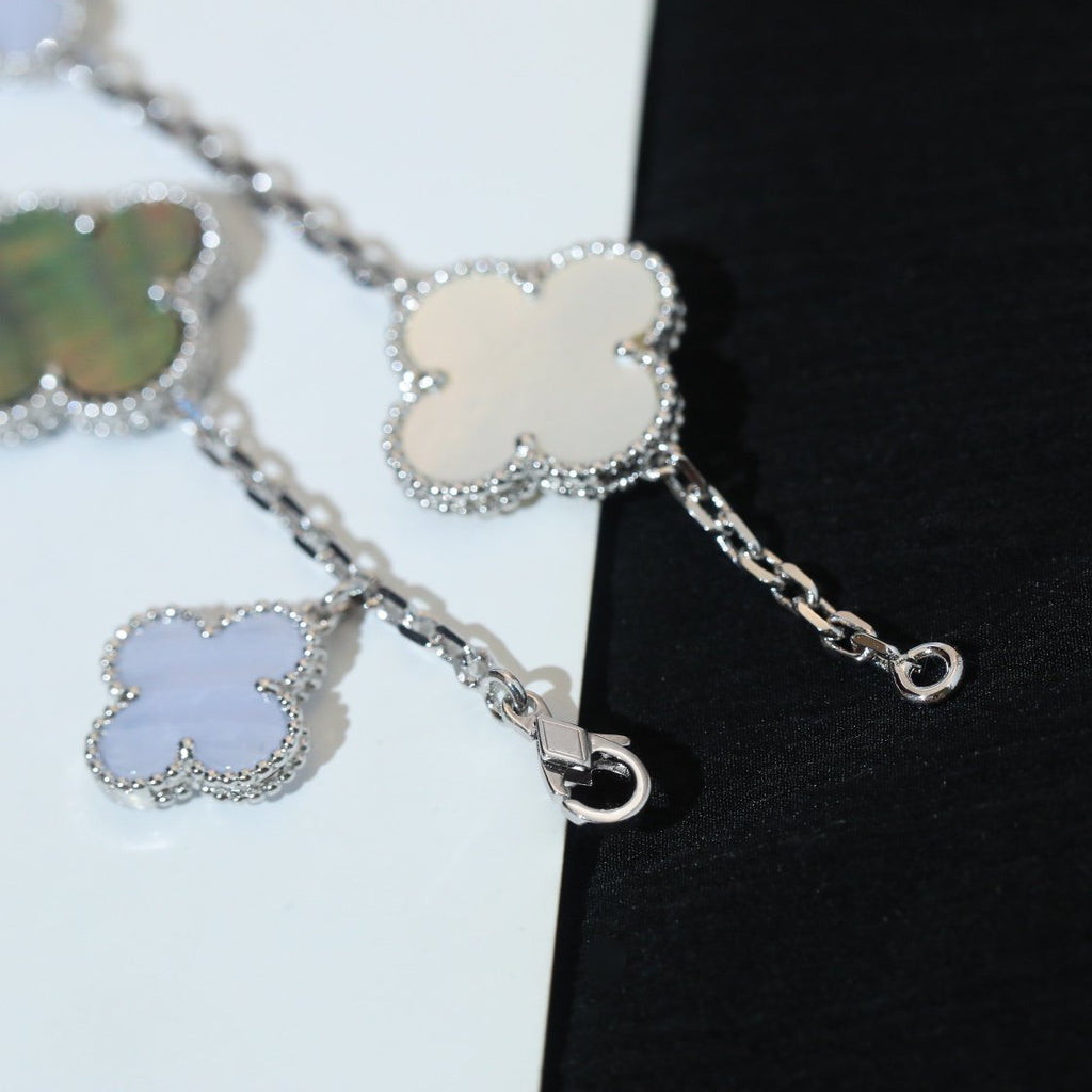 ¡®Timi¡¯CLOVER BRACELET 5 MOTIFS MOP CHALCEDONY SILVER
