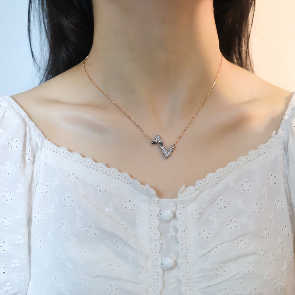 TimiVOLT SILVER DIAMOND PEDANT NECKLACE