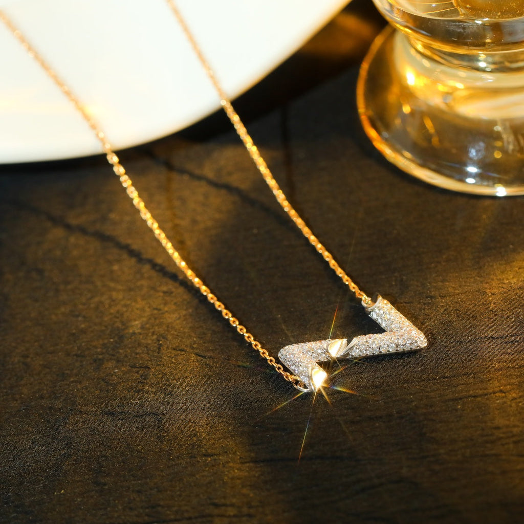 TimiVOLT SILVER DIAMOND PEDANT NECKLACE