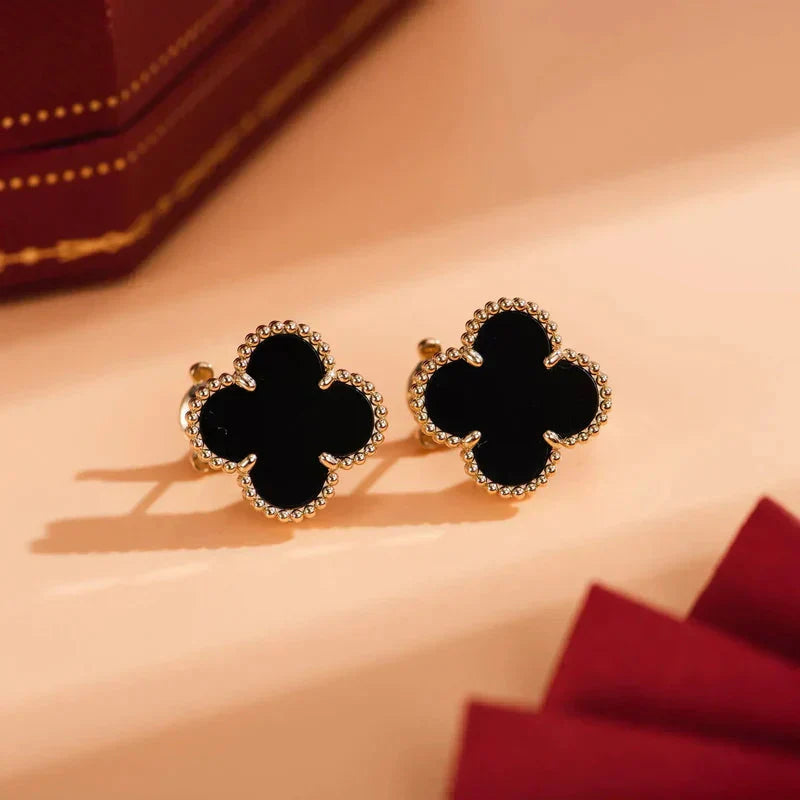 TimiCLOVER MEDIUM 1 MOTIFS  ONYX STUD EARRINGS