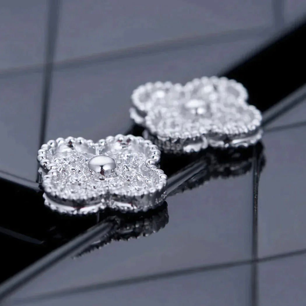 TimiCLOVER 1 MOTIFS DIAMOND STUD EARRINGS SILVER