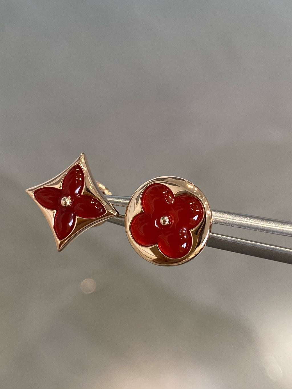 TimiSTAR AND SUN PINK GOLD CARNELIAN STUD EARRINGS