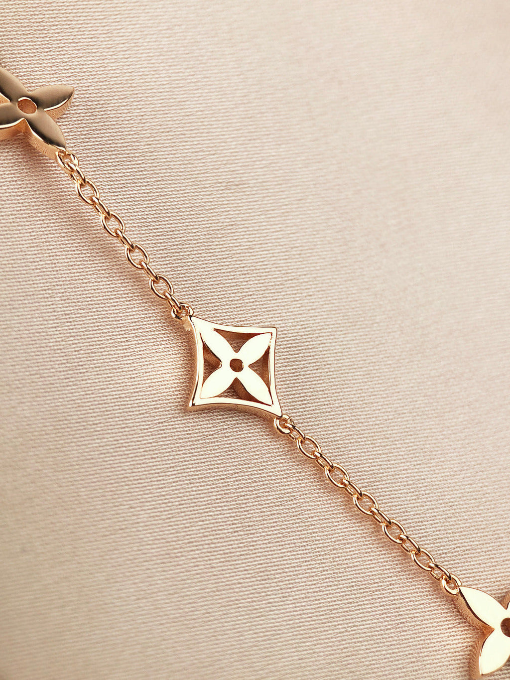 TimiSTAR AND SUN 7 MOTIFS GOLD BRACELET