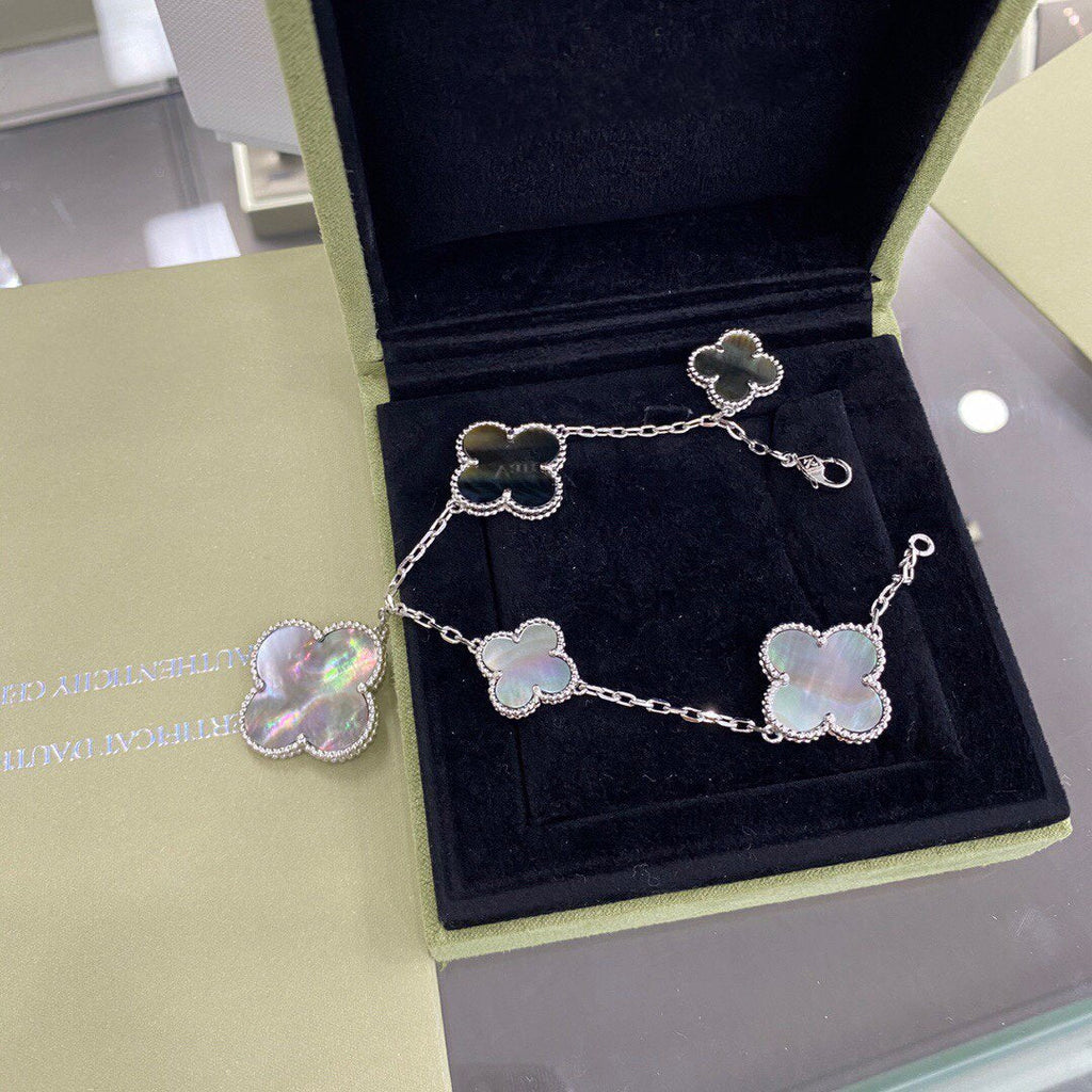 ¡®Timi¡¯CLOVER 5 MOTIFS SIVLER DARK MOP BRACELET