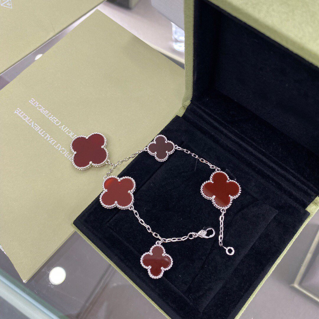 ¡®Timi¡¯CLOVER 5 MOTIFS SIVLER CARNELIAN BRACELET