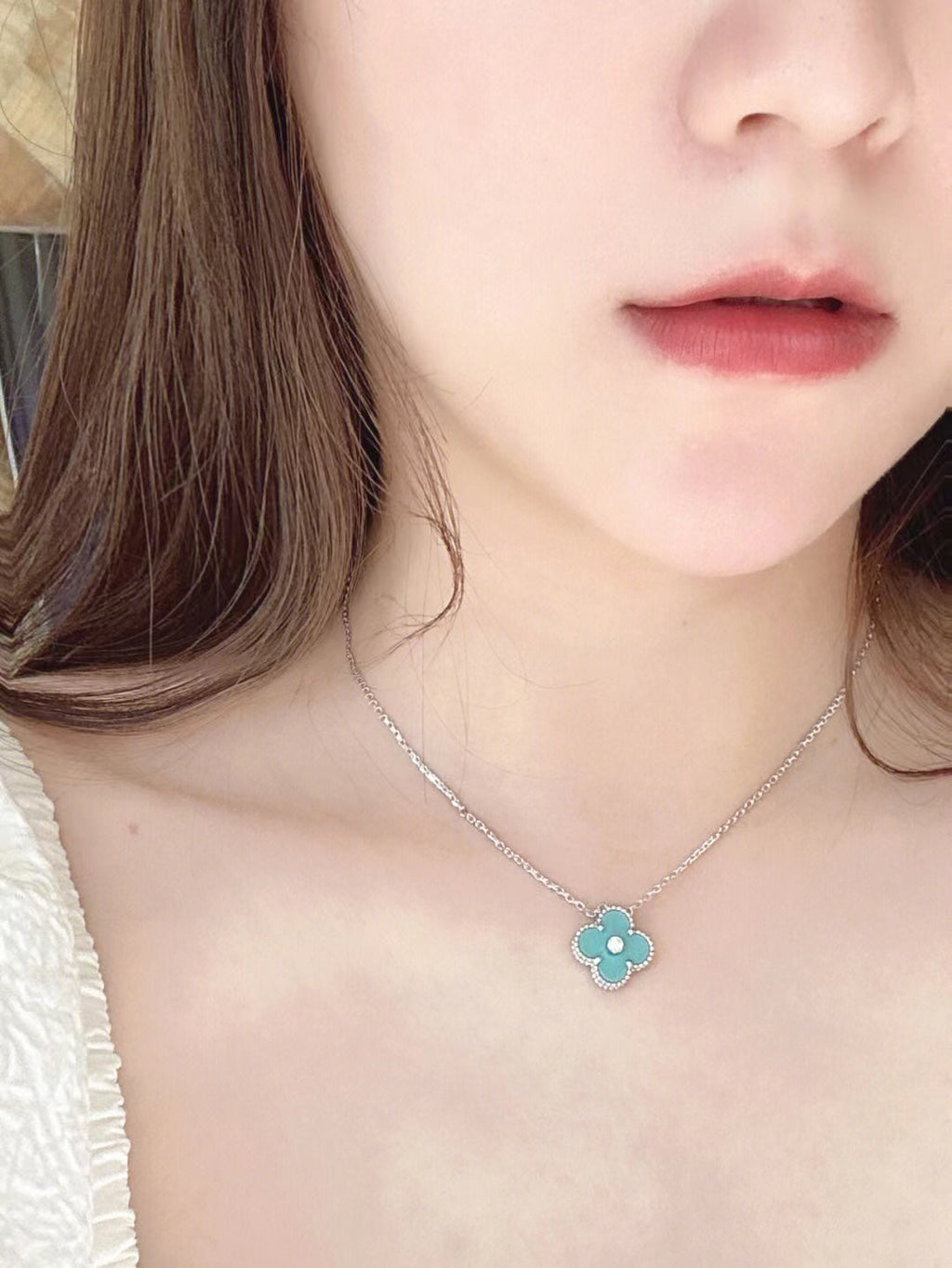 TimiCLOVER 1 DIAMOND LIGHT BLUE SILVER NECKLACE