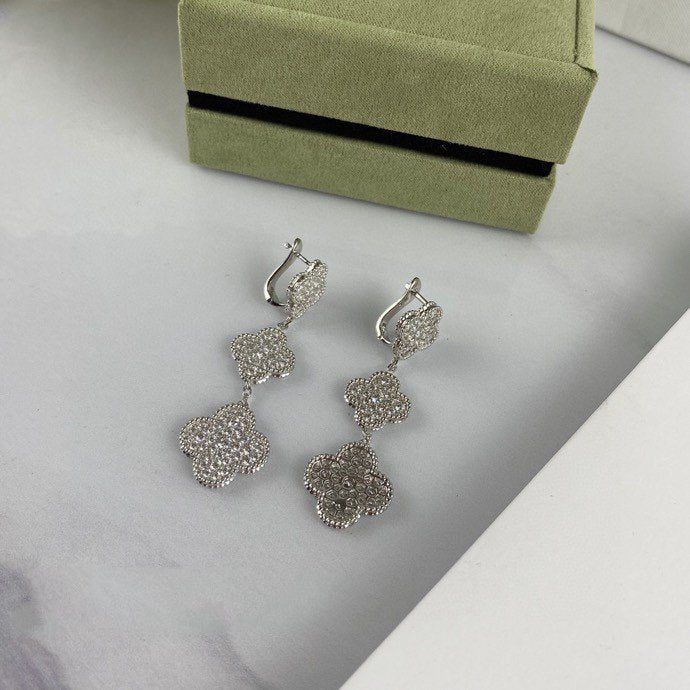 TimiCLOVER 3 MOTIF DIAMOND SILVER DROP EARRINGS