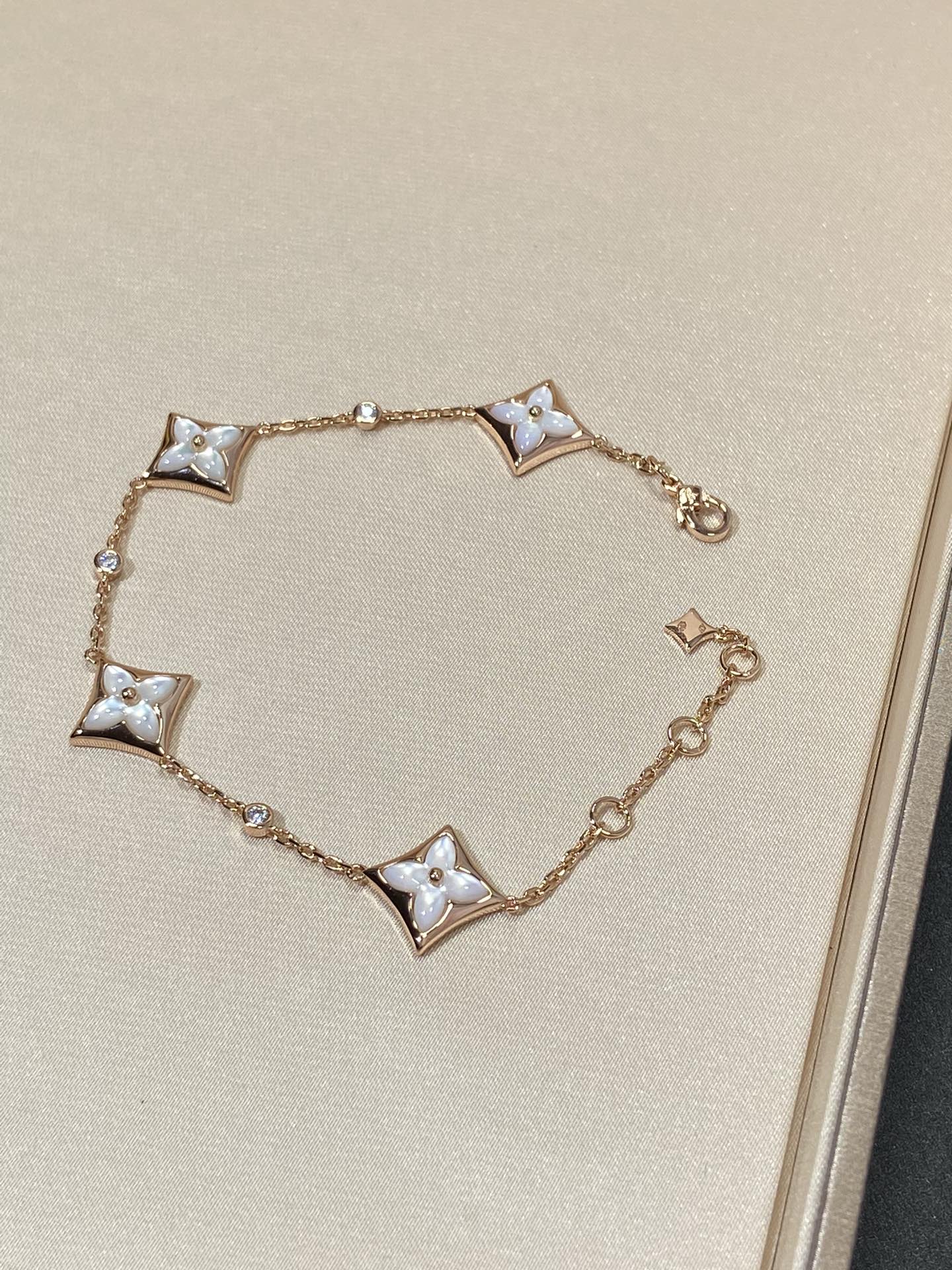 TimiSTAR 4 MOTIF MOP DIAMOND PINK GOLD BRACELET