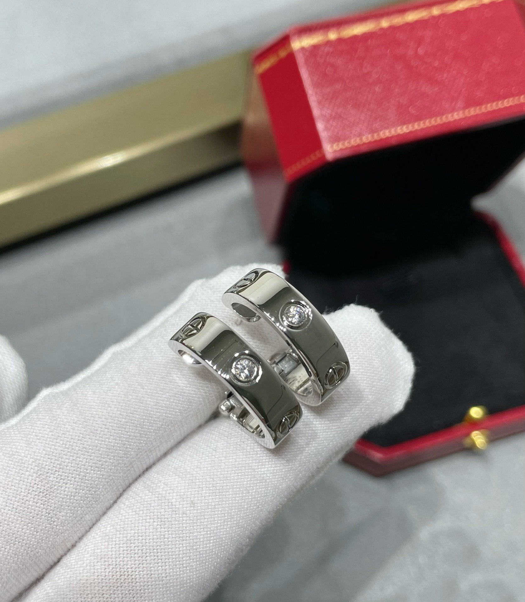 TimiLOVE 5.5MM 1 DIAMOND EARRINGS