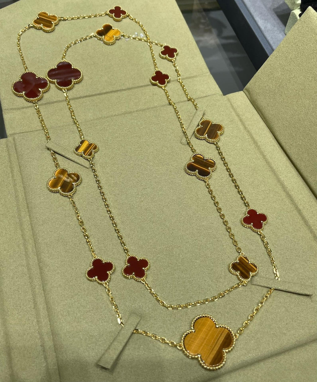 TimiCLOVER 16 MOTIF CARNELIAN TIGER EYE ROSE GOLD NECKLACE