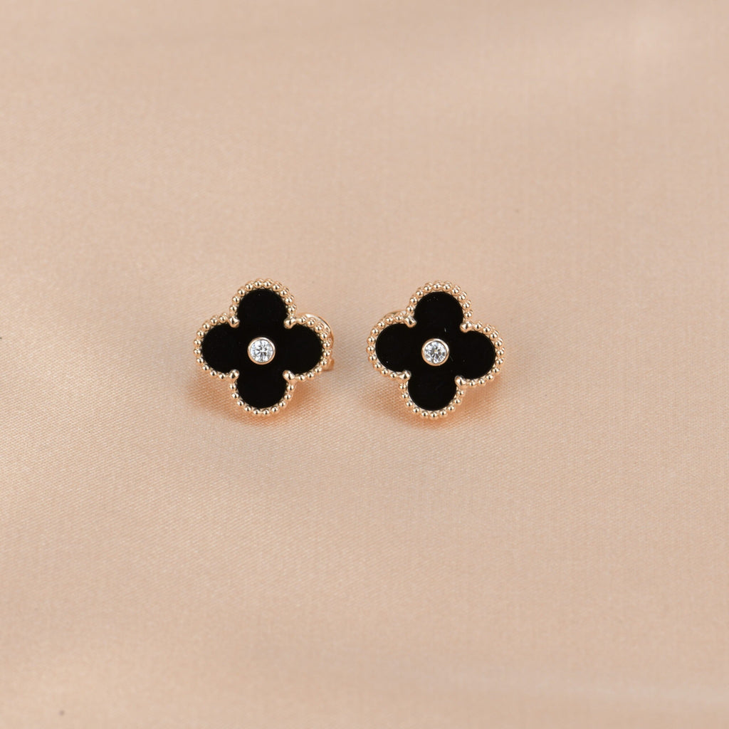 TimiCLOVER MEDIUM 1 MOTIFS ONYX DIAMOND EARRINGS