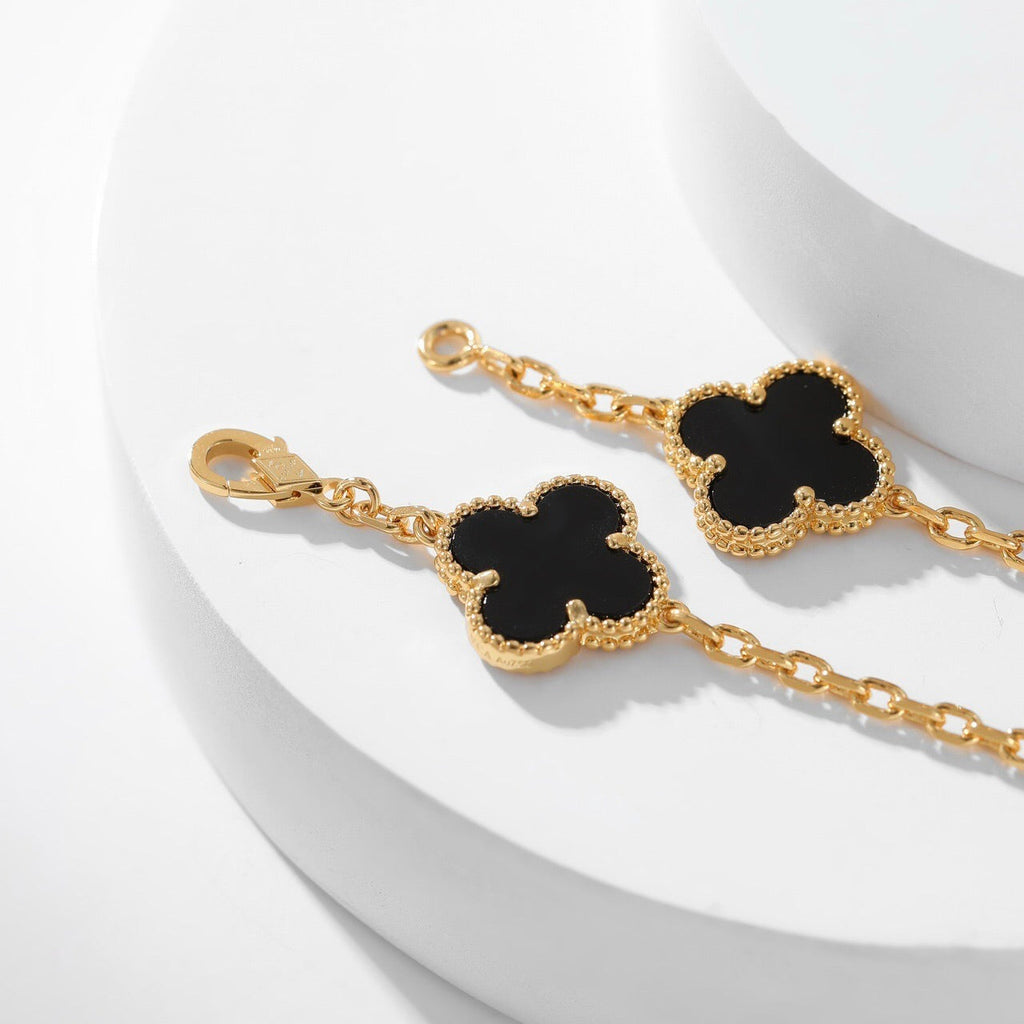 TimiCLOVER 10 MOTIFS ONYX NECKLACE