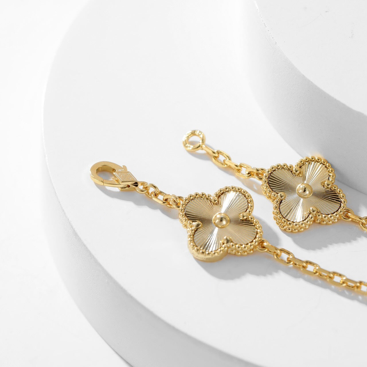 TimiCLOVER 10 MOTIFS LASER NECKLACE