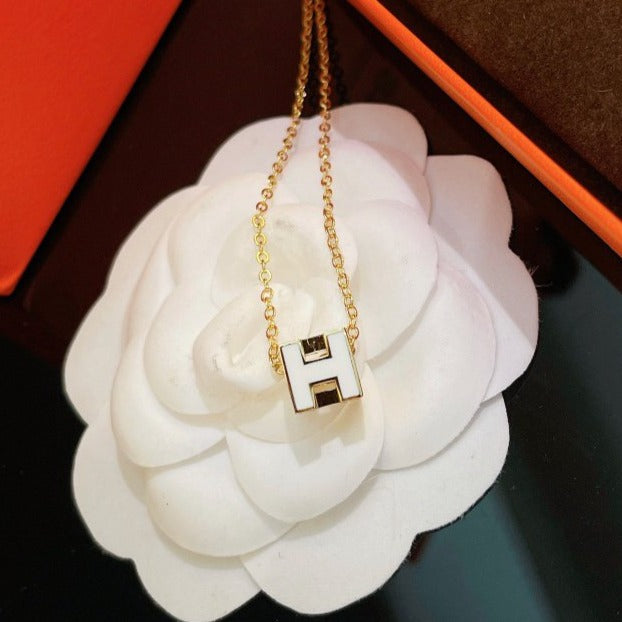 TimiH WHITE SQUARE GOLD NECKLACE