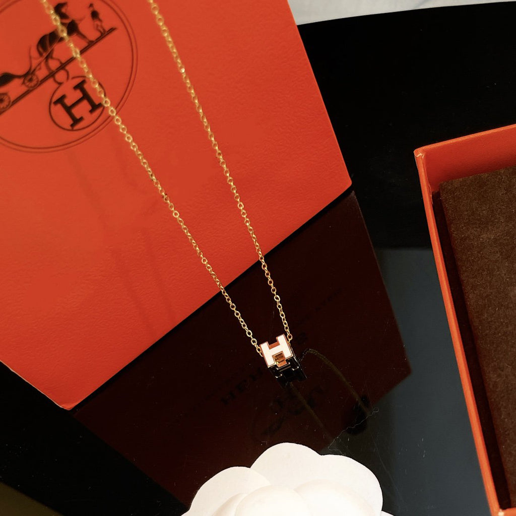 TimiH WHITE SQUARE GOLD NECKLACE