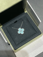 TimiCLOVER 1 DIAMOND LIGHT BLUE SILVER NECKLACE