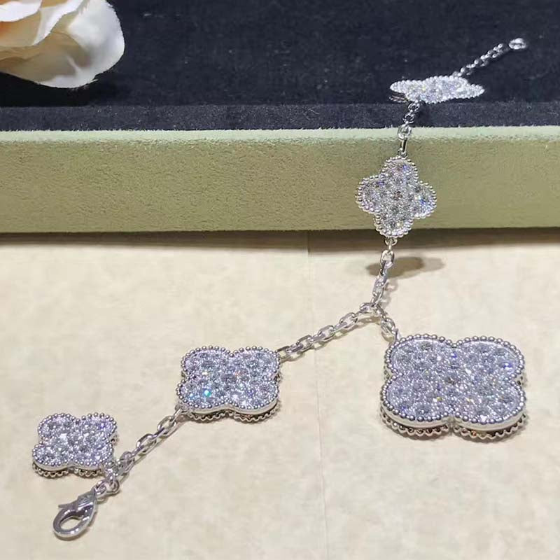 ¡®Timi¡¯CLOVER 6 MOTIFS SILVER DIAMOND BRACELET