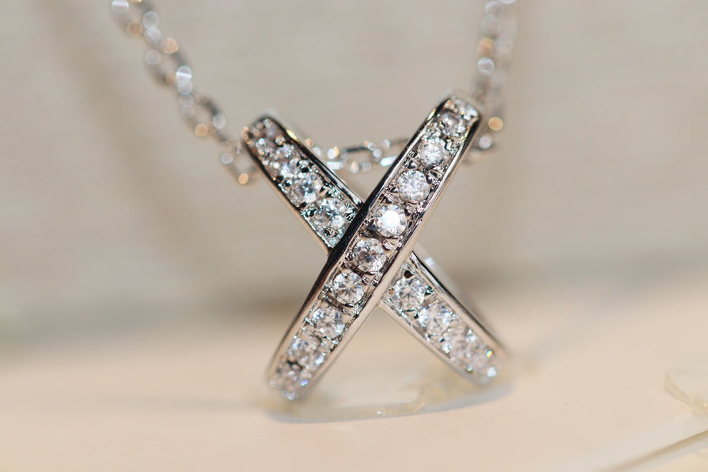 TimiJEUX DE DIAMOND NECKLACE