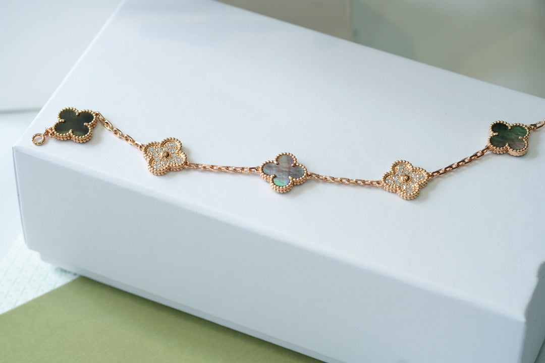 [Timi]New  CLOVER 5 MOTIF GRAY MOP BRACELET COLLECTION