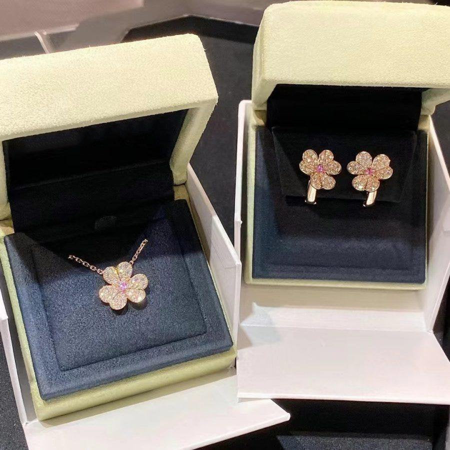 TimiFRIVOLE ROSE GOLD FLOWER DIAMOND NECKLACE