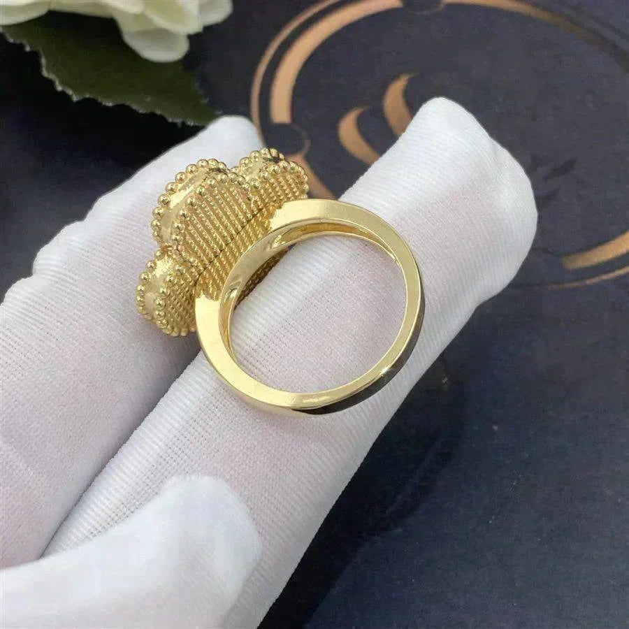TimiCLOVER WHITE MOP RING