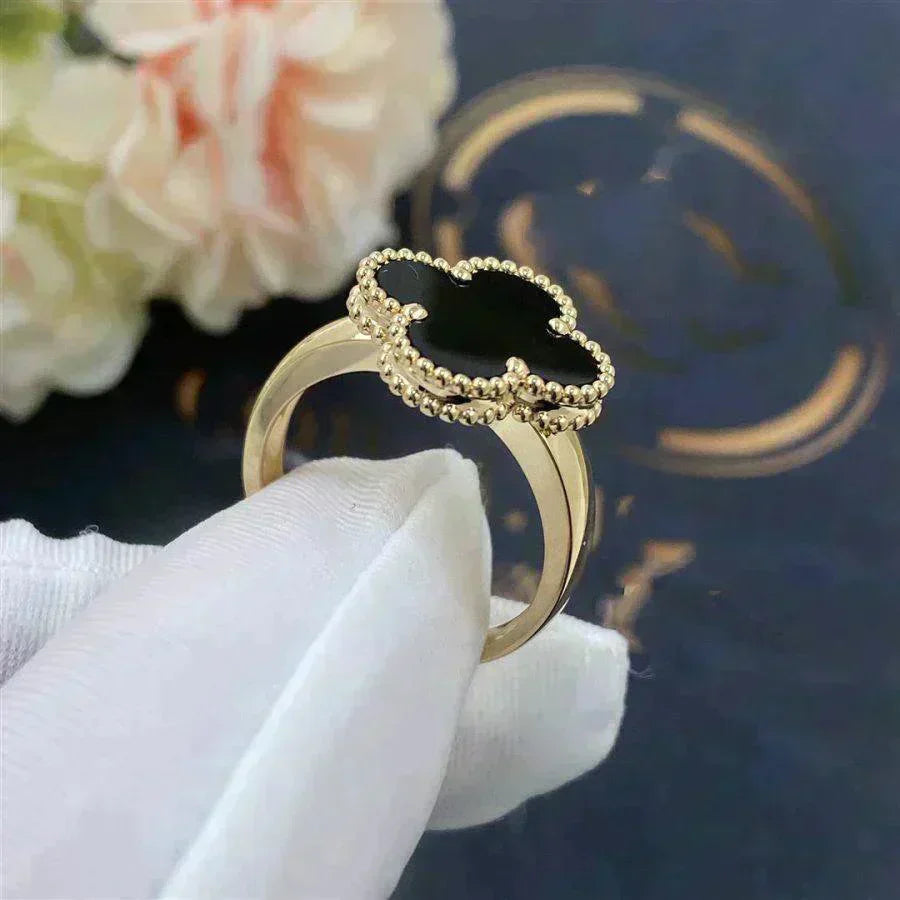 TimiCLOVER ONYX RING